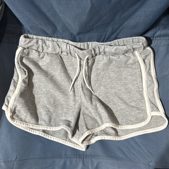BUNDLE 2 | Kids | Girls | Old Navy shorts | Size 14-16 - Picture 3 of 4